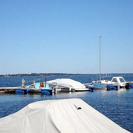 4th Floor Right In The Complex * Zislow